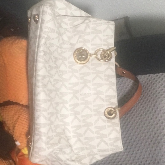 Mk purse - Picture 1 of 1